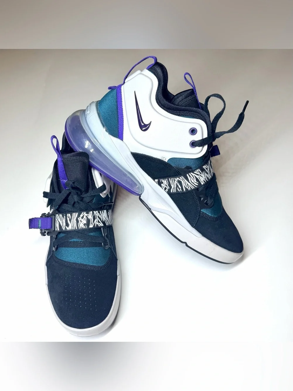 Nike Air Force 270 Men’s Carnivore High Top Sneakers Size- 10